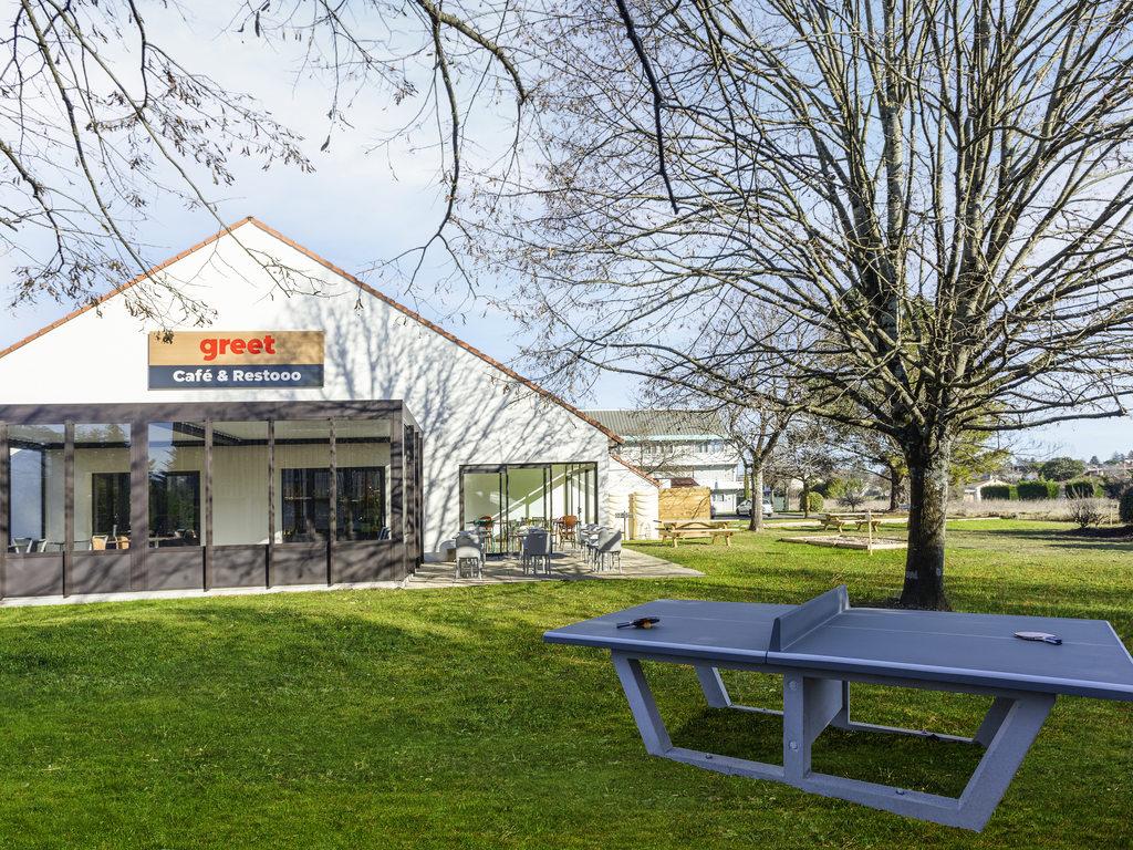 โรงแรม แคมพาไนล์ แองกูลเม เกสท์ Saint-Yrieix-sur-Charente ภายนอก รูปภาพ